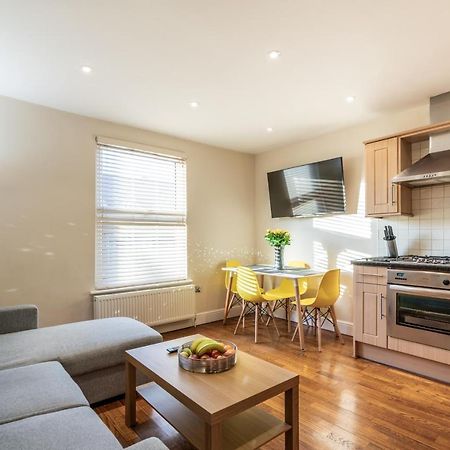 One Bedroom Flat In Bush Hill Park Enfield Exterior photo