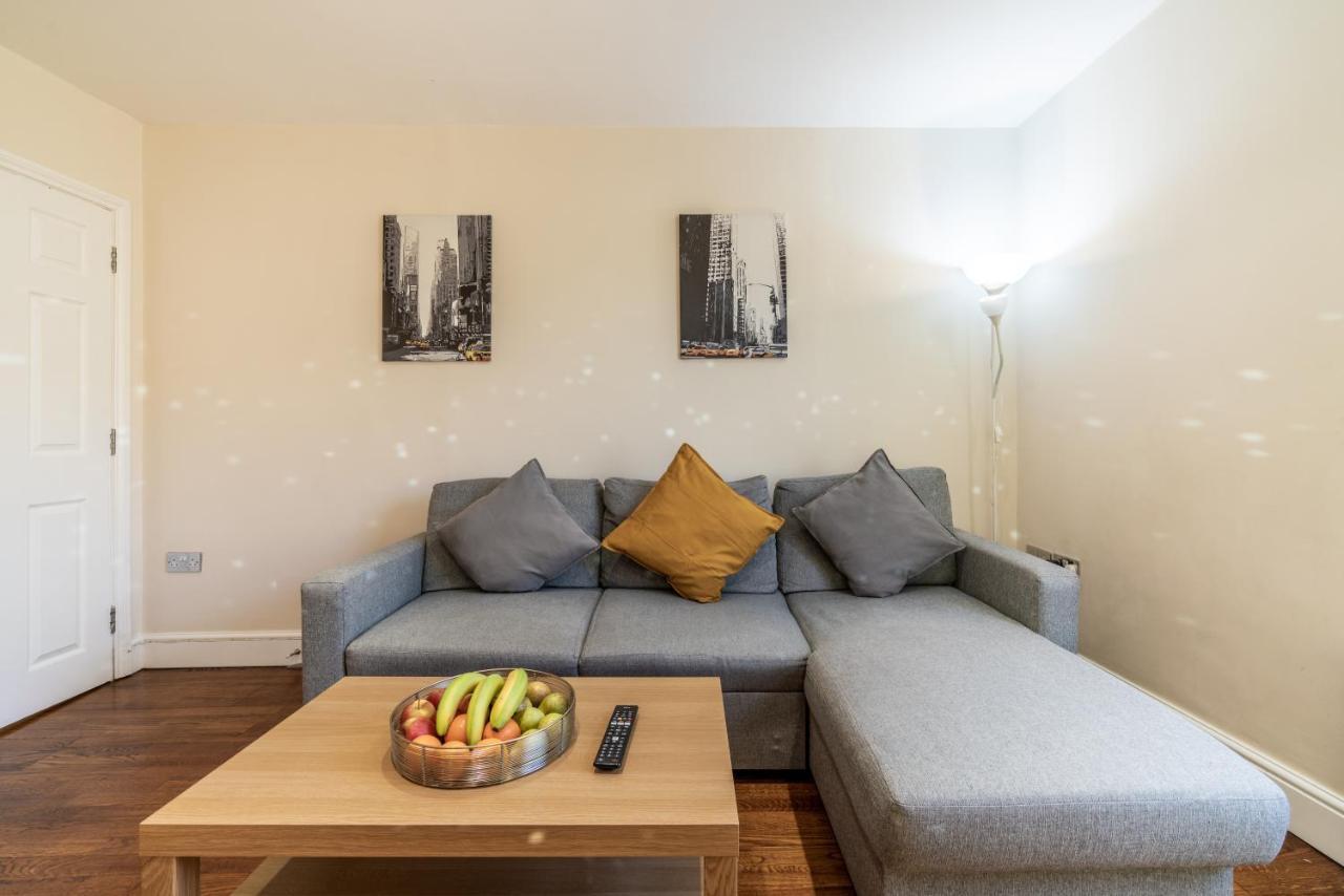 One Bedroom Flat In Bush Hill Park Enfield Exterior photo
