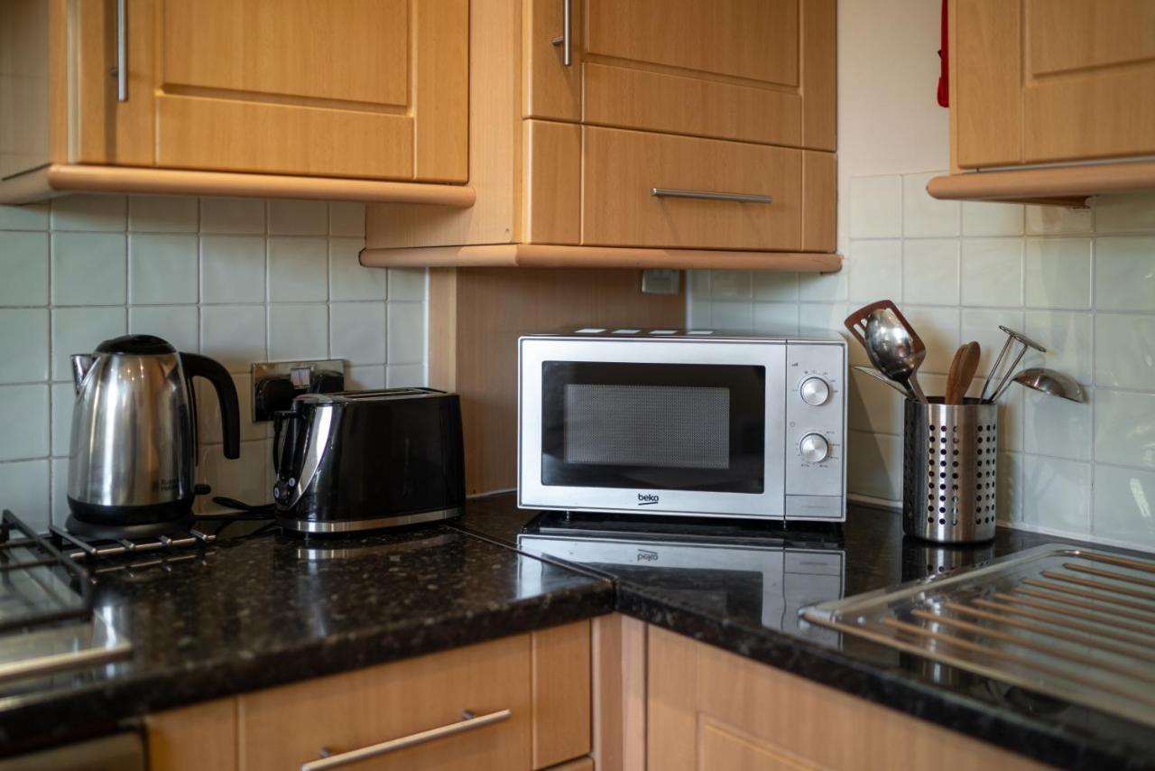 One Bedroom Flat In Bush Hill Park Enfield Exterior photo