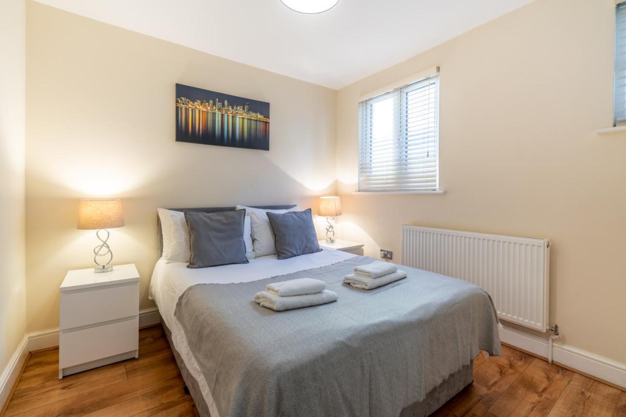 One Bedroom Flat In Bush Hill Park Enfield Exterior photo