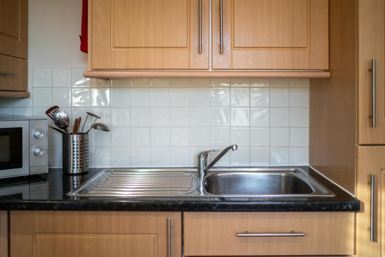 One Bedroom Flat In Bush Hill Park Enfield Exterior photo