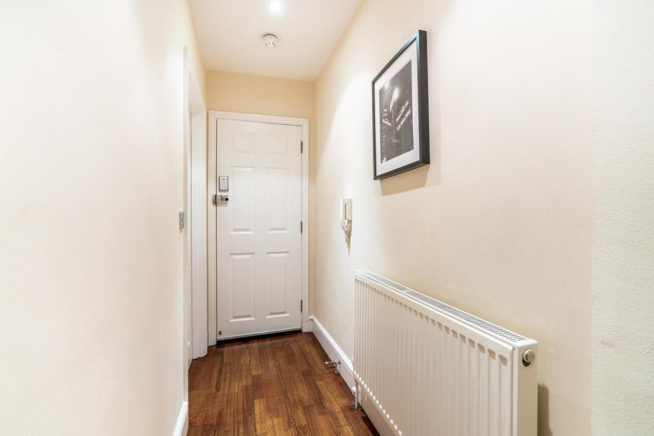 One Bedroom Flat In Bush Hill Park Enfield Exterior photo